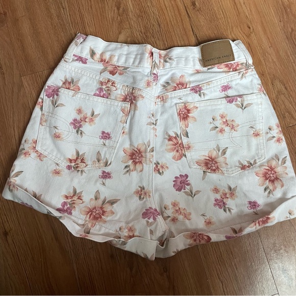 American Eagle Floral Shorts - Picture 2 of 6
